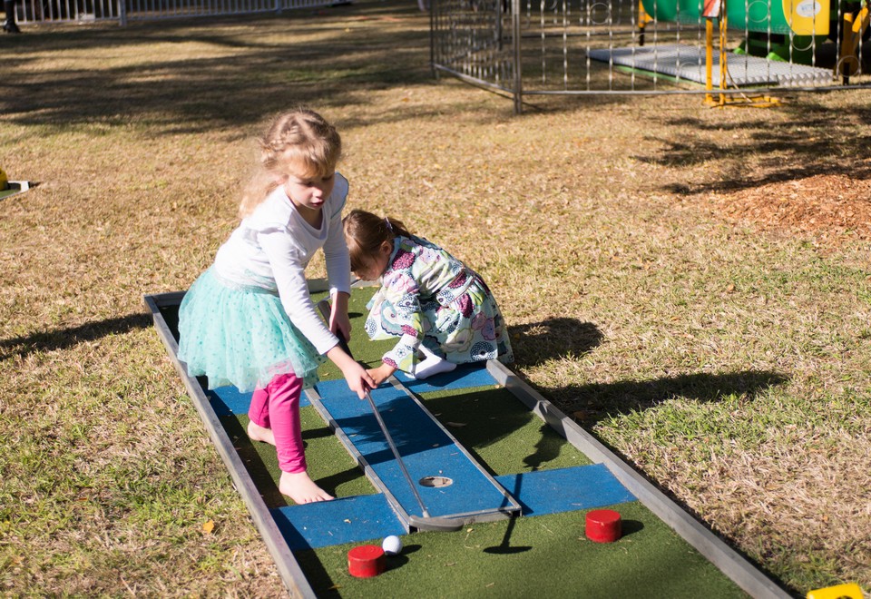 Mini Putt Putt Golf Amusement Ride for Hire Blue Mountains -Carnival Rides Sydney